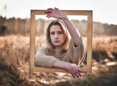 摄影 摄影后期 女孩 Frame Woman 模特 Depth Of Field Blonde 高清壁纸 2560x1707