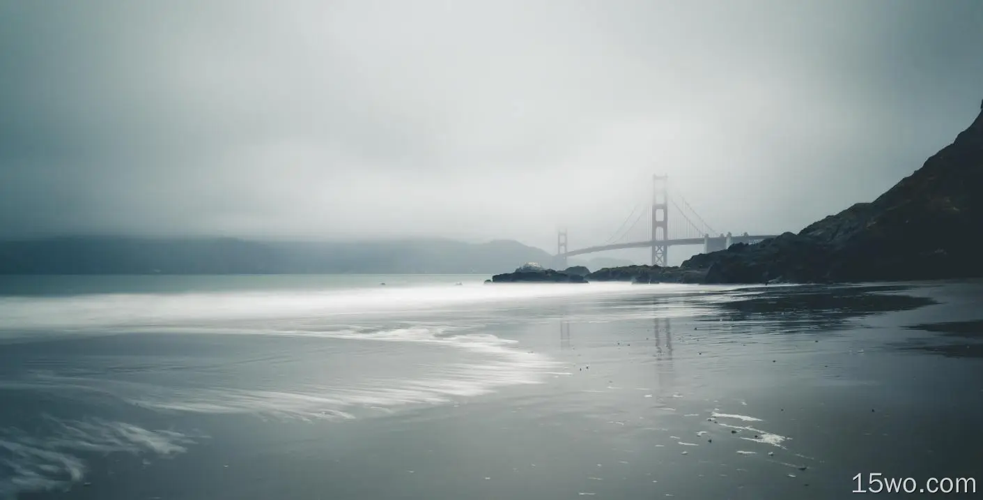 桥、海、雾