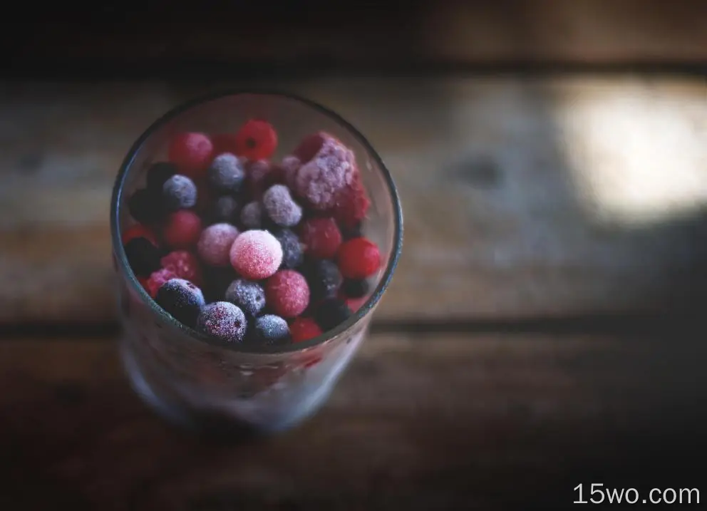 覆盆子、蓝莓、冷冻、玻璃、桌子、水果