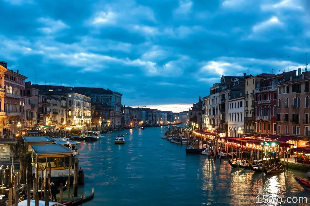 意大利、威尼斯、运河、建筑、天空、光