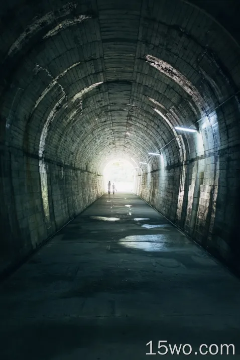 日本鹿儿岛沙塔角，隧道，光，人，反射