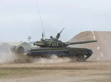 军用t-72坦克 5554x3272