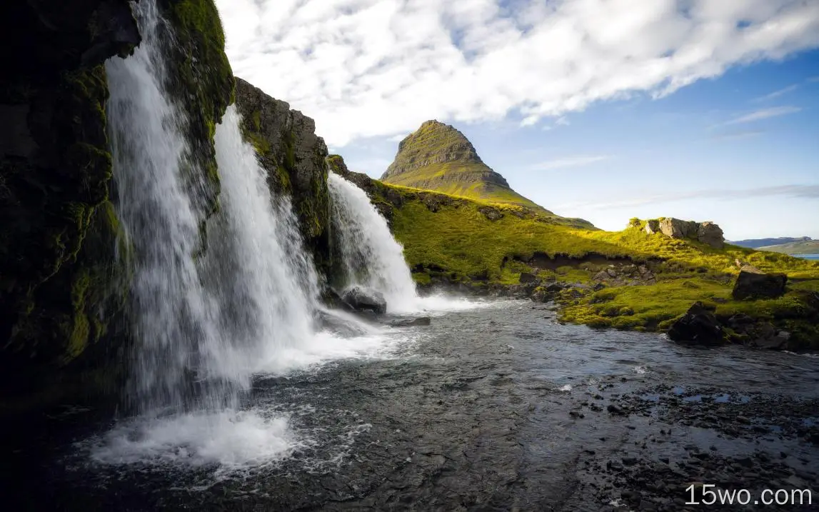冰岛、柯克朱菲尔瀑布、瀑布、绿色、苔藓、岩石