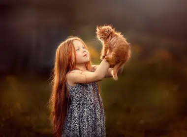 摄影 儿童 女孩 猫 Kitten Baby Animal Redhead Long Hair Little Girl 高清壁纸 3000x1999