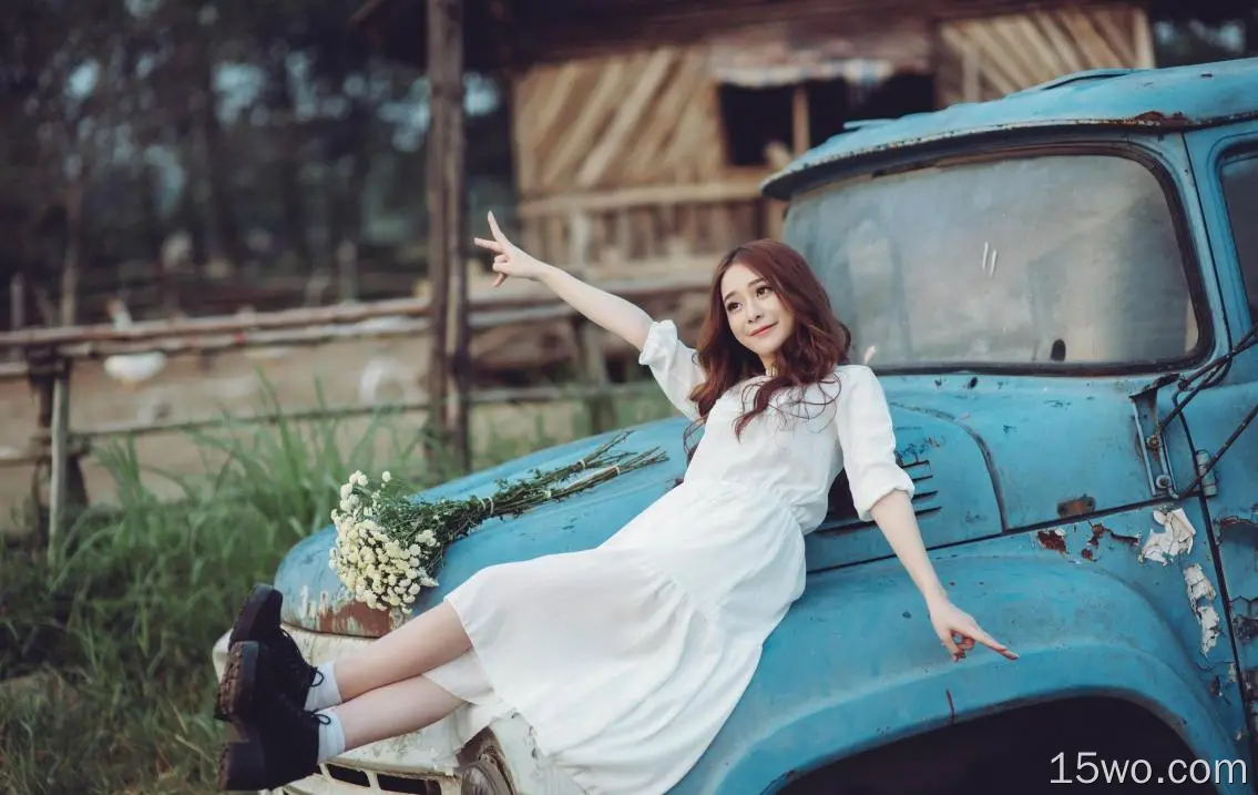 女性 亚洲 Woman 模特 女孩 White Dress Bouquet Depth Of Field Brunette 高清壁纸