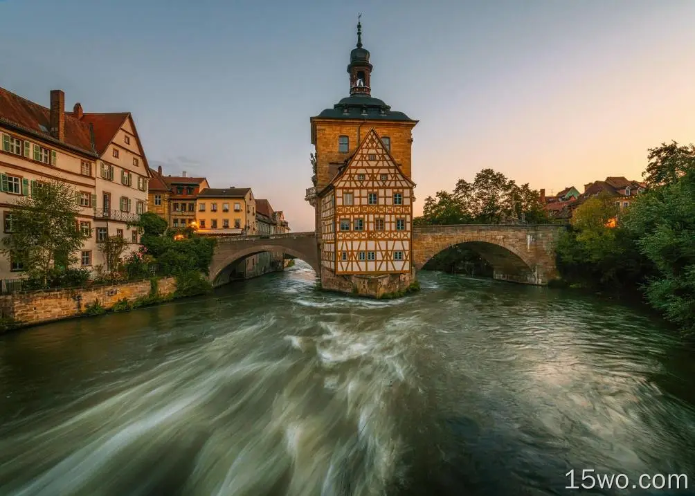德国，河流，桥梁，房屋，树木