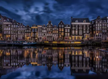 人造 阿姆斯特丹 城市 荷兰 房屋 Canal 船 夜晚 光 倒影 高清壁纸 4096x2681