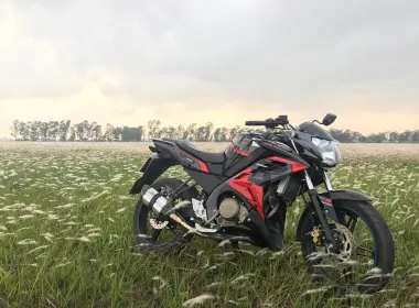 motorcycle, bike, sports, side view, field, grass 4032x3024