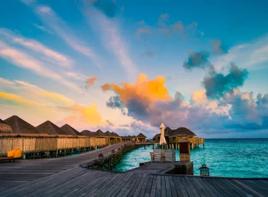 人造 度假酒店 Bungalow Maldives 海洋 蓝色 云 高清壁纸 3840x2160