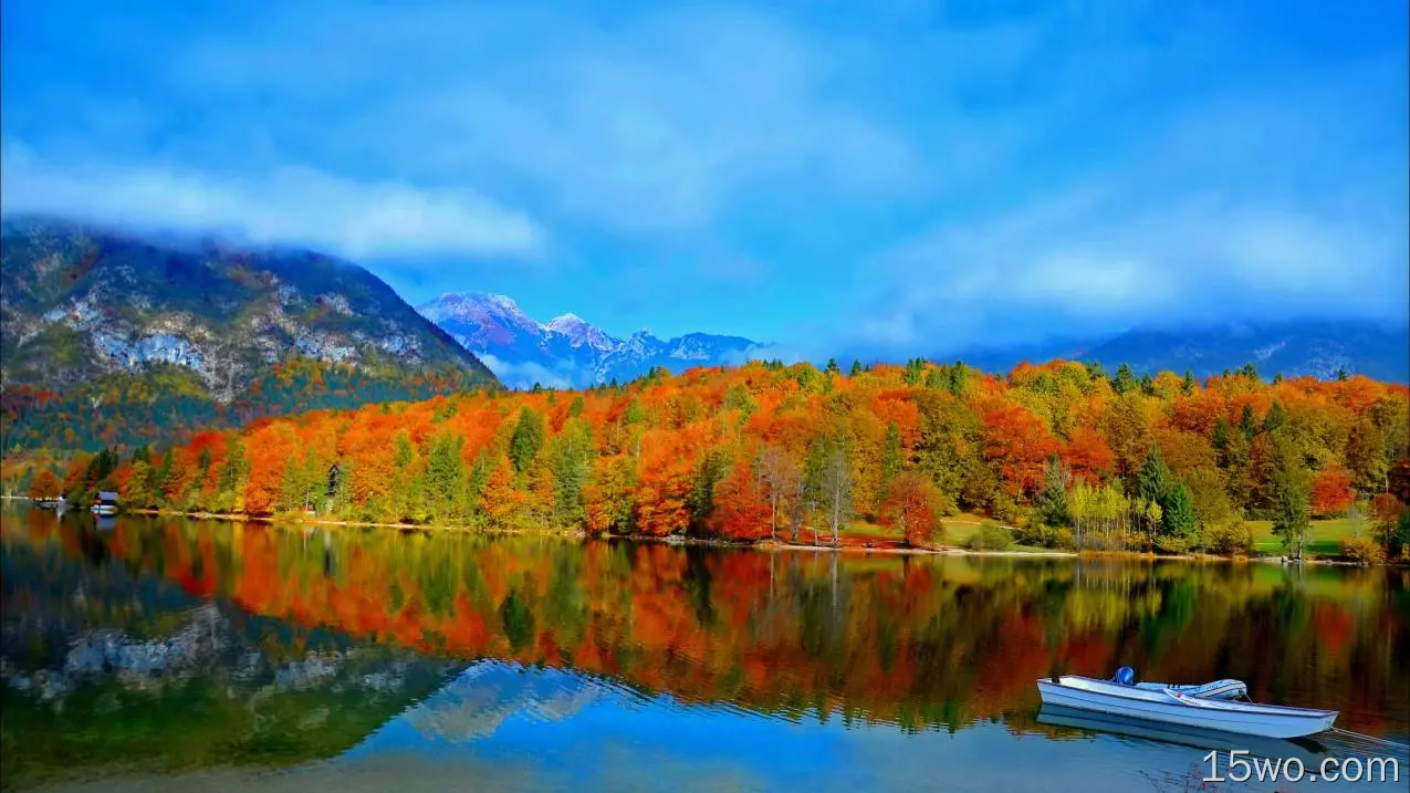 摄影 倒影 地球 森林 树 秋季 Foliage 山 云 湖泊 船 高清壁纸