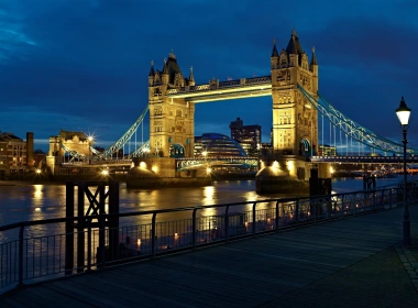 英国伦敦，城市，泰晤士河，伦敦塔桥，灯 2560x1600