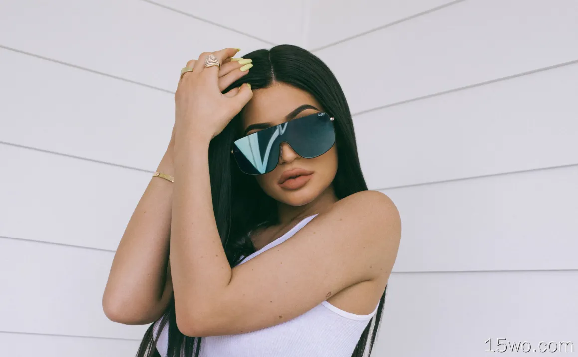 Kylie Jenner 2018 Quay X放下两张精选壁纸