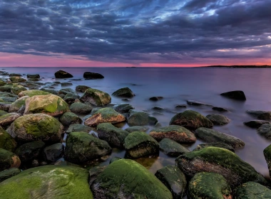 挪威，Asmaloy，海，石头，苔藓，云，黄昏 1920x1200