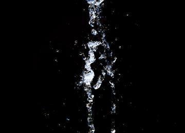 水滴、运动、液体、飞溅  3456x5037
