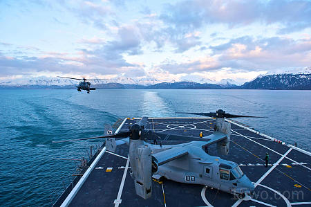 军事 V-22鱼鹰式倾转旋翼机 军用直升机 高清壁纸 3830x2549