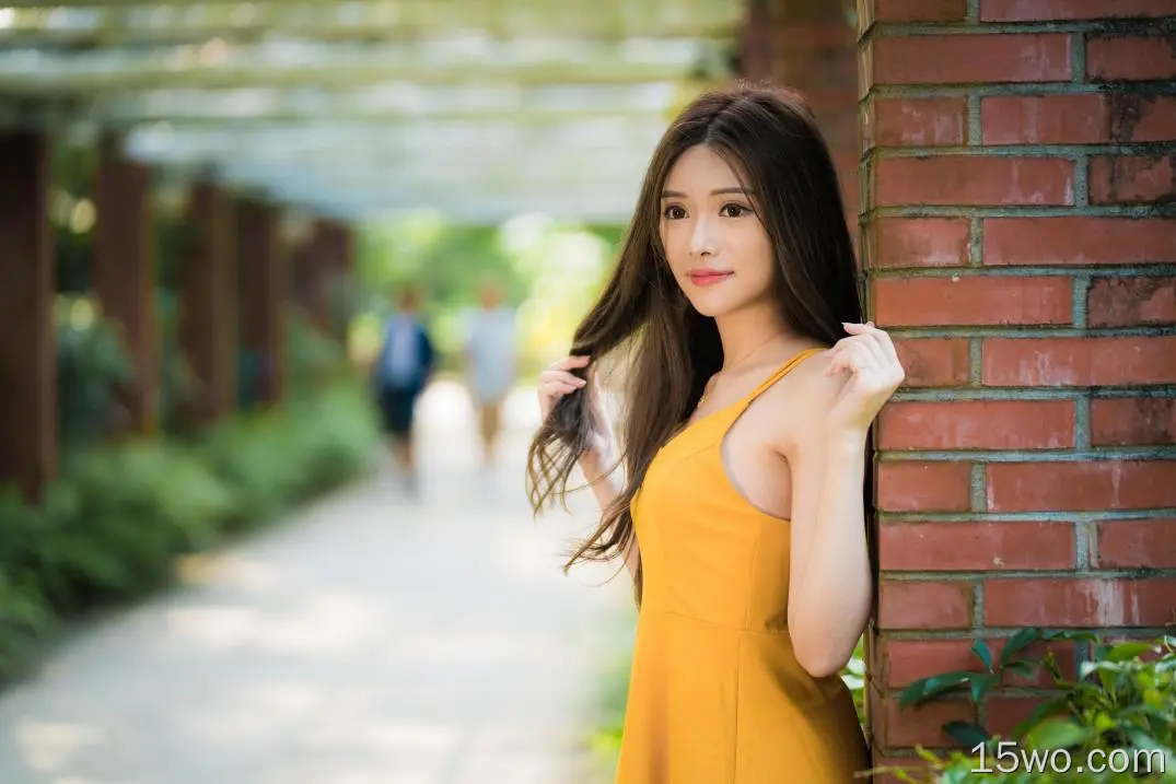 女性 亚洲 女孩 Woman 模特 Depth Of Field Brunette Yellow Dress 高清壁纸