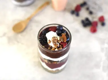 能量、蓝莓、黑莓、坚果、巧克力、酸奶 4512x3304