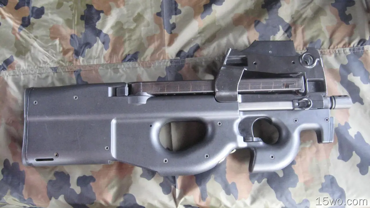 武器 FN P90 高清壁纸