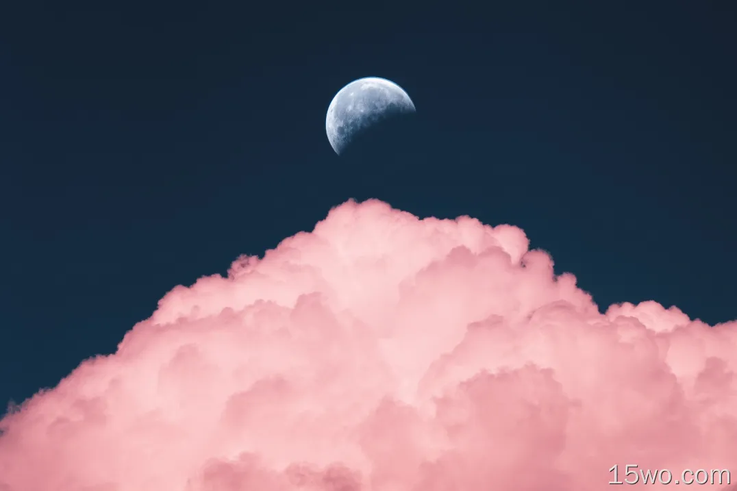 粉红色的云，月亮，闪闪发光