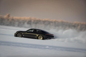 抽象 Porsche Taycan 4S 保时捷 汽车 交通工具 Sport Car Black Car 冬季 Snow 高清壁纸  4096x2731