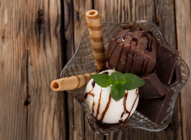冰淇淋、巧克力、香草 5600x3920