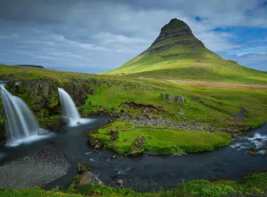 冰岛、瀑布、柯克朱菲尔、风景、绿地、云 2560x1440