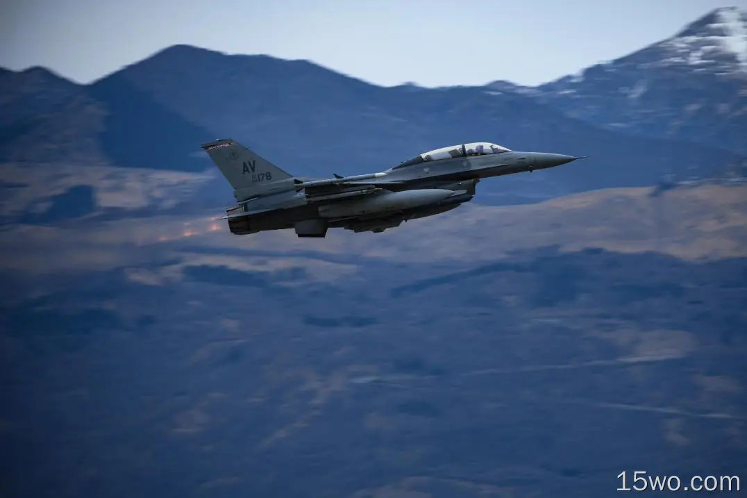 军事 F-16战斗机 喷射战斗机 喷气式战斗机 飞机 Warplane 高清壁纸