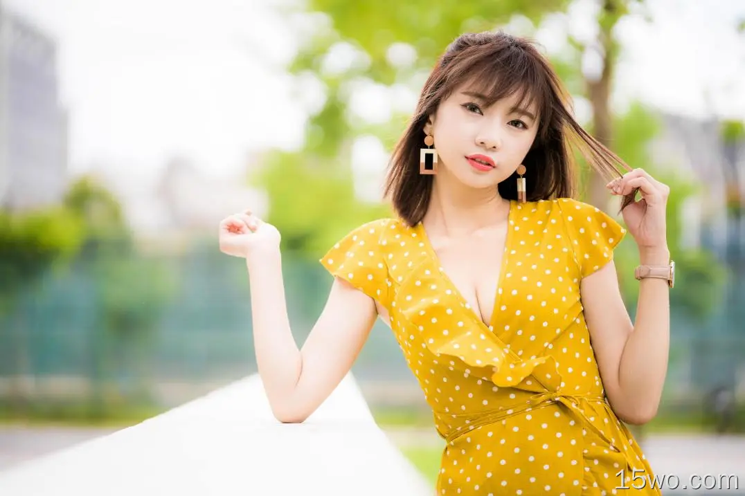 女性 亚洲 Woman 模特 女孩 Depth Of Field Brunette Yellow Dress 高清壁纸