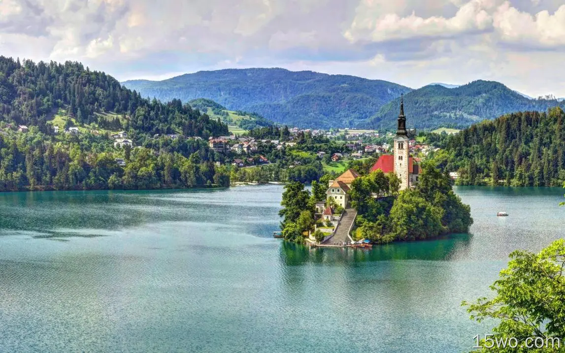 斯洛文尼亚、教堂、湖泊、村庄、山脉、树木