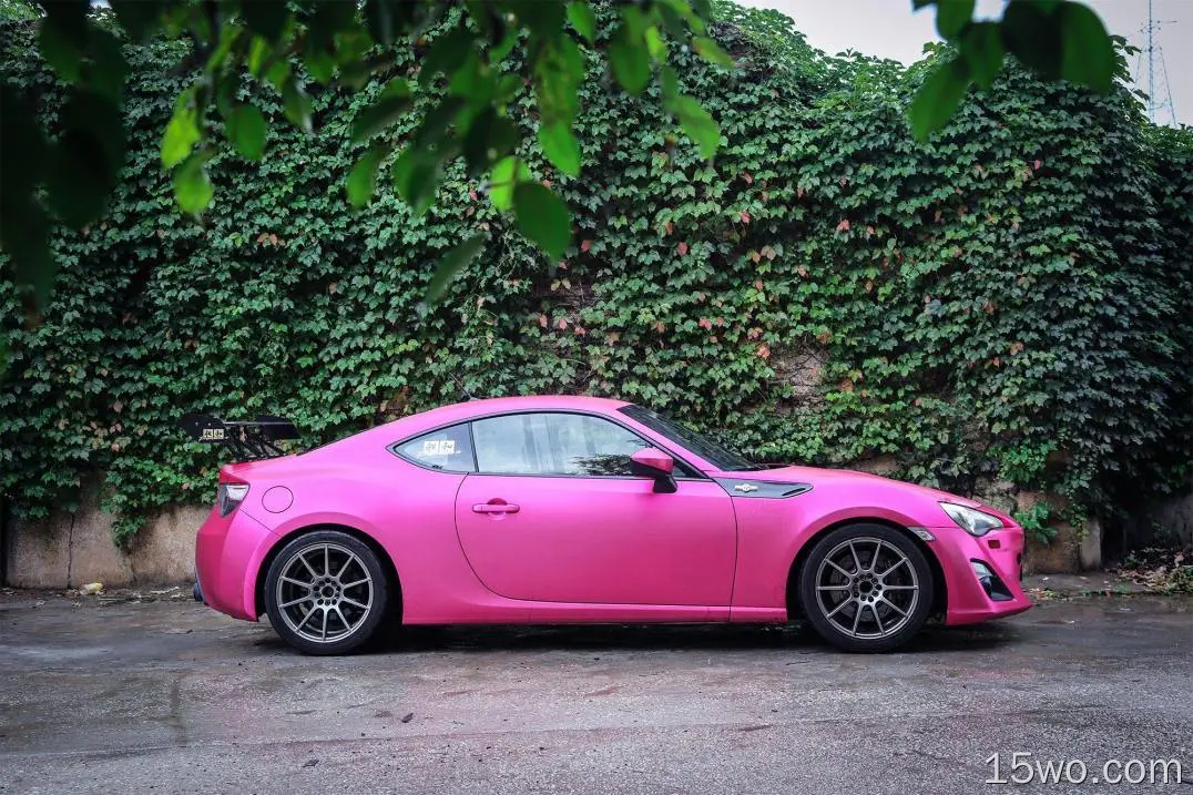 粉色跑车