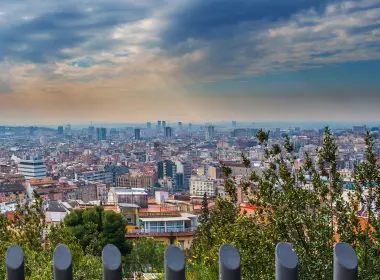 西班牙、巴塞罗那、城市景观、云、建筑 2560x1440