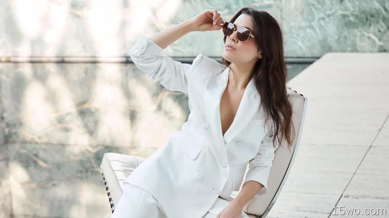 名人 Adriana Ugarte 女演员 西班牙 女孩 Actress Spanish Sunglasses Long Hair Brunette 高清壁纸