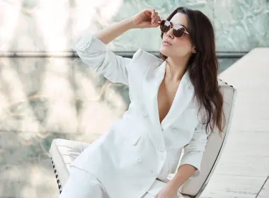 名人 Adriana Ugarte 女演员 西班牙 女孩 Actress Spanish Sunglasses Long Hair Brunette 高清壁纸 4370x2458
