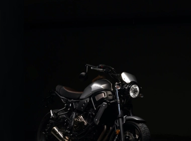 yamaha，黑色摩托车，深色 4160x6240
