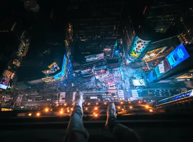 垂悬鸟瞰图纽约城5k壁纸的腿 6720x4480