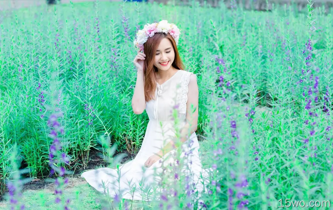 女性 亚洲 Woman 模特 女孩 Smile Wreath 花 White Dress Brunette 高清壁纸