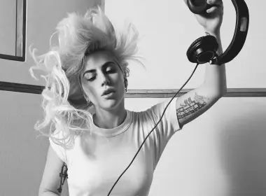 Lady Gaga单色5k壁纸 6000x3375