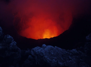 火山暗红色4k壁纸 3840x2160