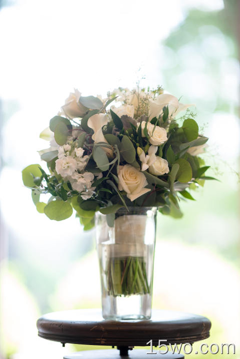花瓶、白花、鲜花