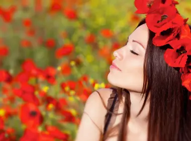 女性 情绪 Woman 模特 女孩 Wreath Red Flower Black Hair 高清壁纸 5750x3600