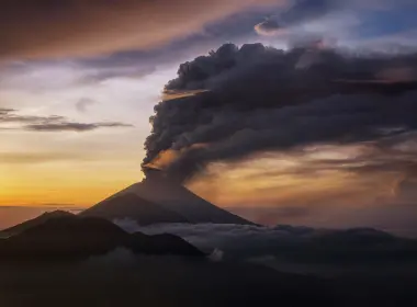 自然 火山 风景 烟 天空 山 高清壁纸 2048x1365