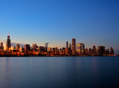 芝加哥，天际线，城市景观，摩天大楼，水，晴朗的天空 2560x1600