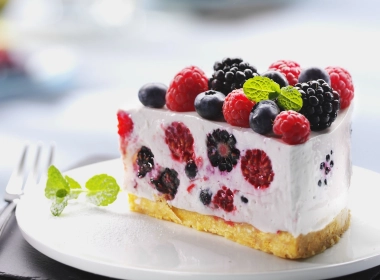 蛋糕、奶油、水果、浆果、蓝莓、甜点 2560x1440