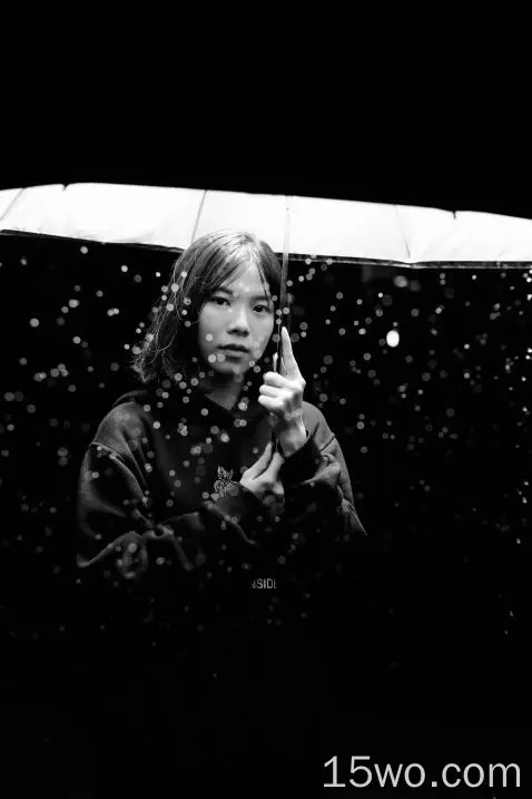 亚洲女性，雨伞，单色，下雨，休闲，模特