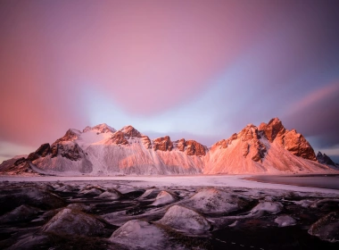 山，雪，冬天，湖，石头，天空，发光 1920x1200