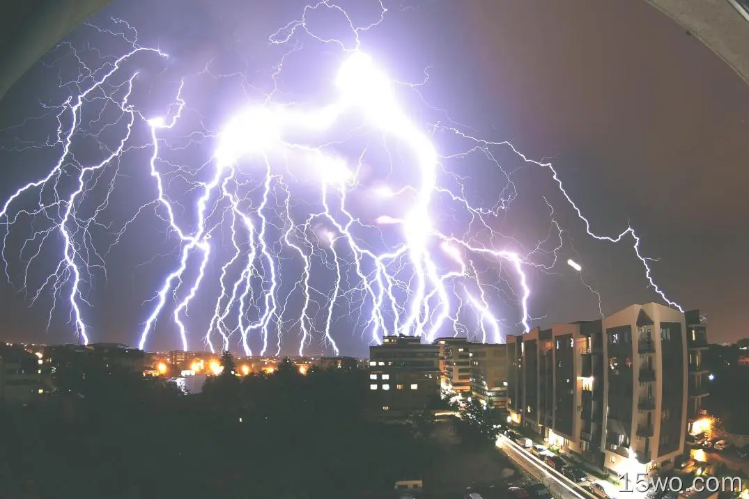 闪电、风暴、建筑物、恐怖