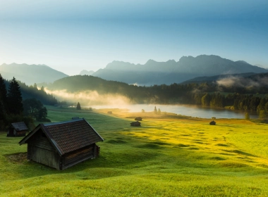 巴伐利亚阿尔卑斯山，小屋，薄雾，风景，放松 2560x1600