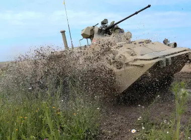军事 BTR-80 装甲战斗车辆 Military 交通工具 Armored Personnel Carrier 高清壁纸 3349x2047