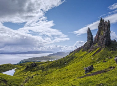 nature,landscape,Scotland,Skye,rock formation,field,sea,coast,sky,clouds,stones 3840x2160